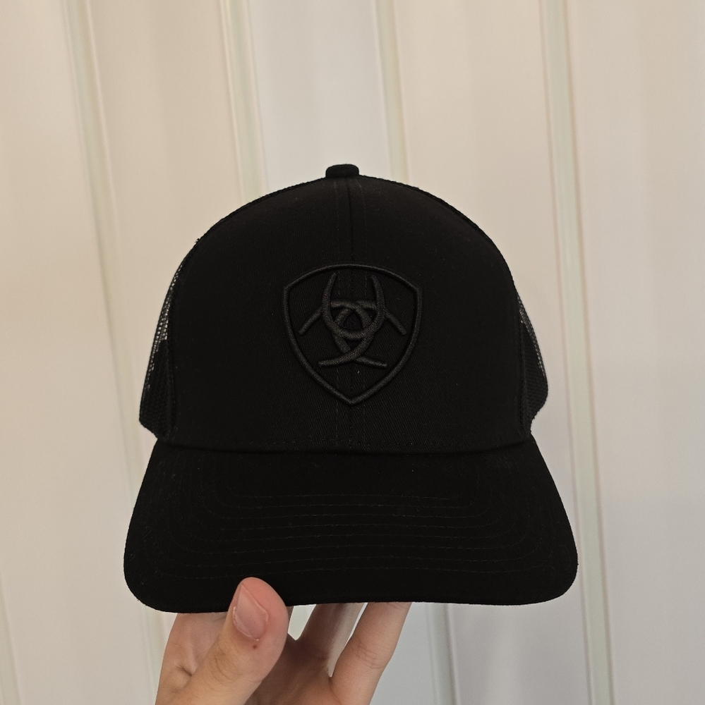 Ariat Black Snapback